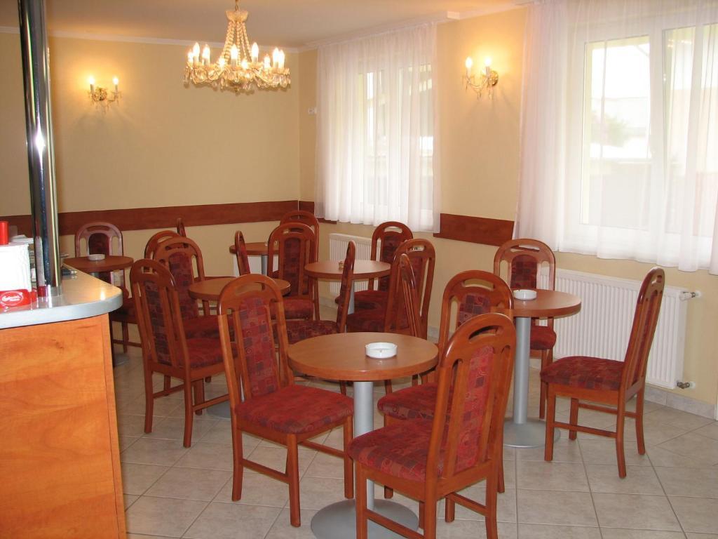 Hotel Kristaly Hajduszoboszlo Bagian luar foto