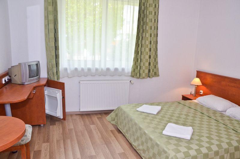 Hotel Kristaly Hajduszoboszlo Bagian luar foto