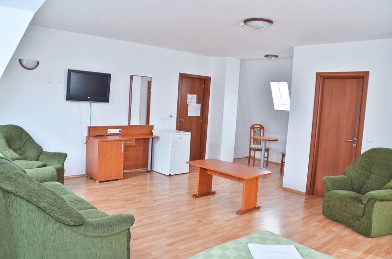 Hotel Kristaly Hajduszoboszlo Bagian luar foto