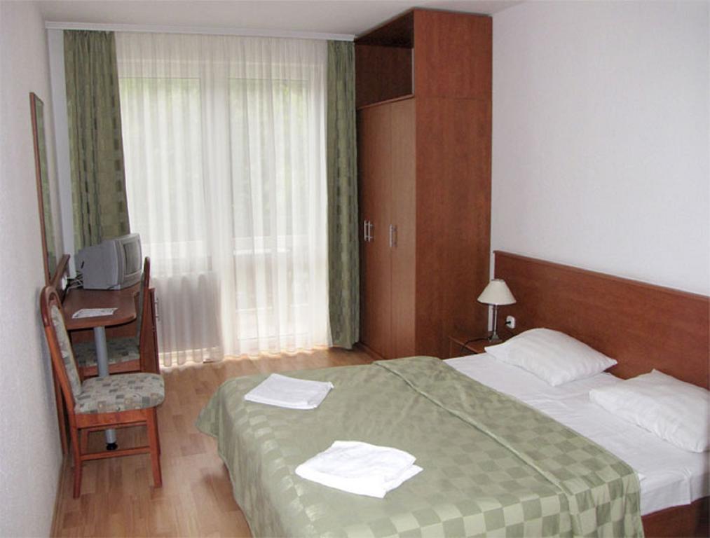 Hotel Kristaly Hajduszoboszlo Bagian luar foto