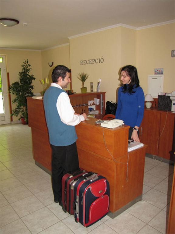 Hotel Kristaly Hajduszoboszlo Bagian luar foto
