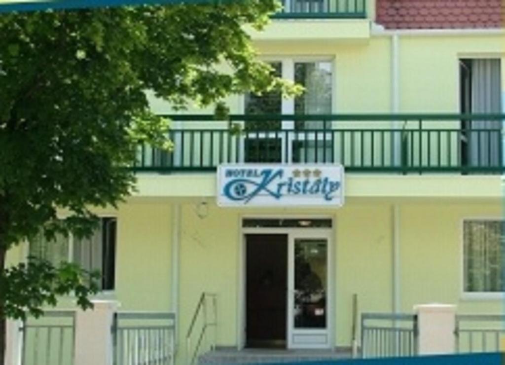 Hotel Kristaly Hajduszoboszlo Bagian luar foto